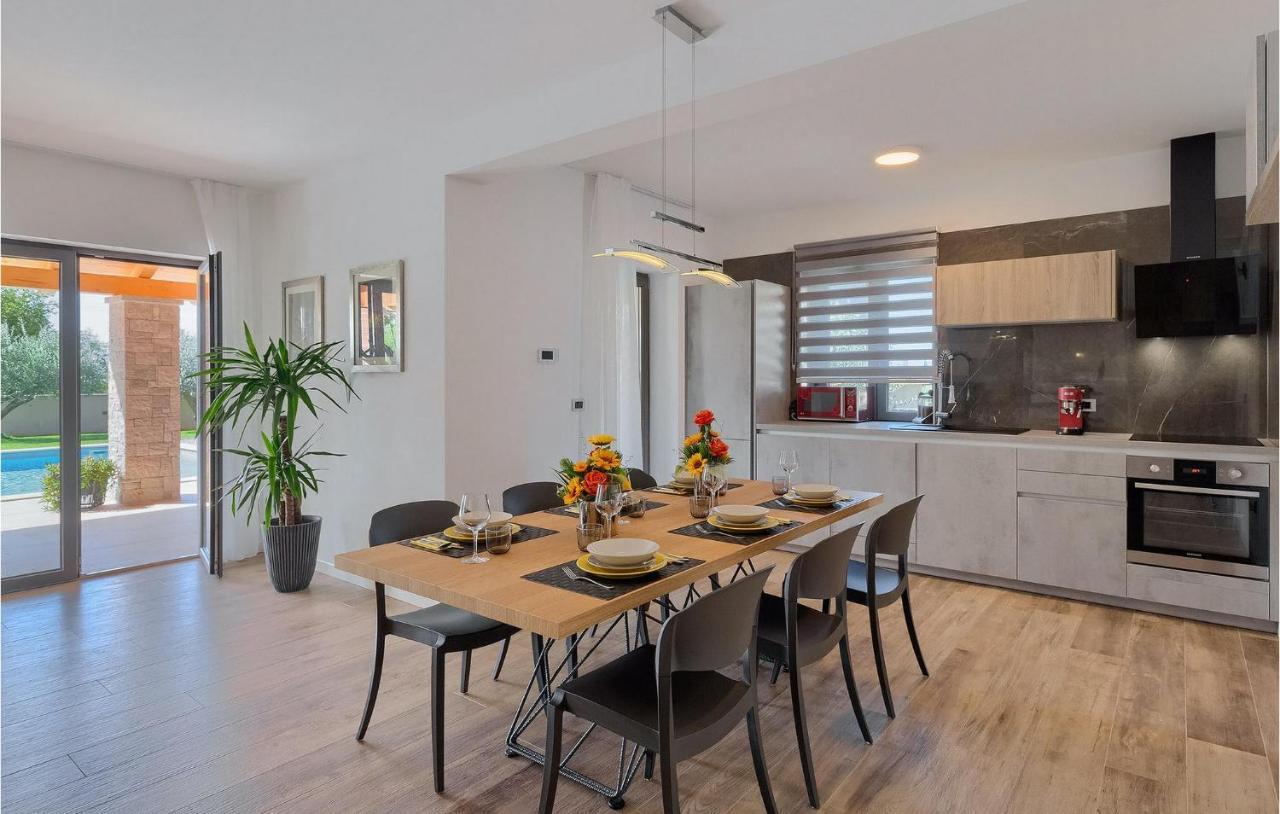 Lovely In With Kitchen * Porec